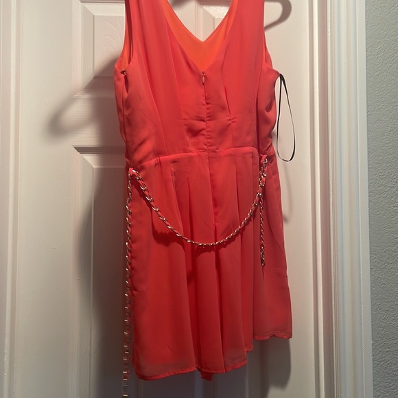 NWT ROMPER size M - Picture 3 of 5